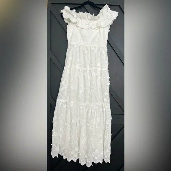 Astr White Off-Shoulder Midi Dress - Picture 5 of 10